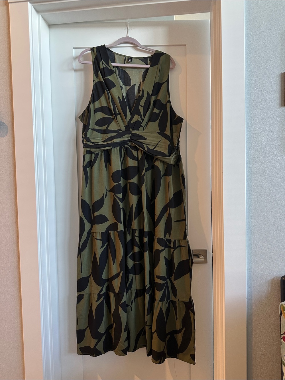 SHEIN Olive Green Maxi Dress with Black Leaf Print